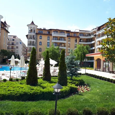 Apartmán Royal Sun With Pool View