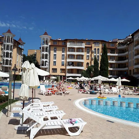 Apartmán Royal Sun With Pool View *