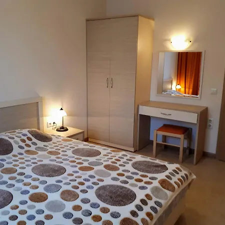 Royal Sun With Pool View Sluneční pobřeží